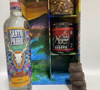 Caja con productos oaxaqueño